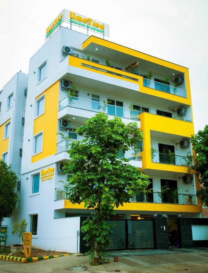 Lime Tree Luxury Studio - Service Apartment Near Artemis Hospital ,Гургаон Экстерьер фото
