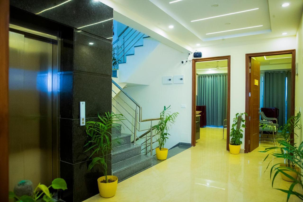 Lime Tree Luxury Studio - Service Apartment Near Artemis Hospital ,Гургаон Экстерьер фото