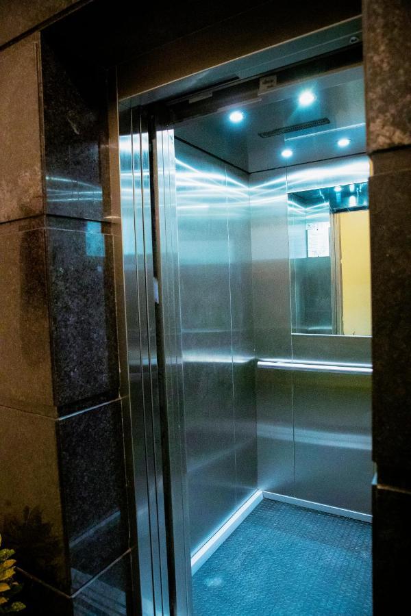 Lime Tree Luxury Studio - Service Apartment Near Artemis Hospital ,Гургаон Экстерьер фото